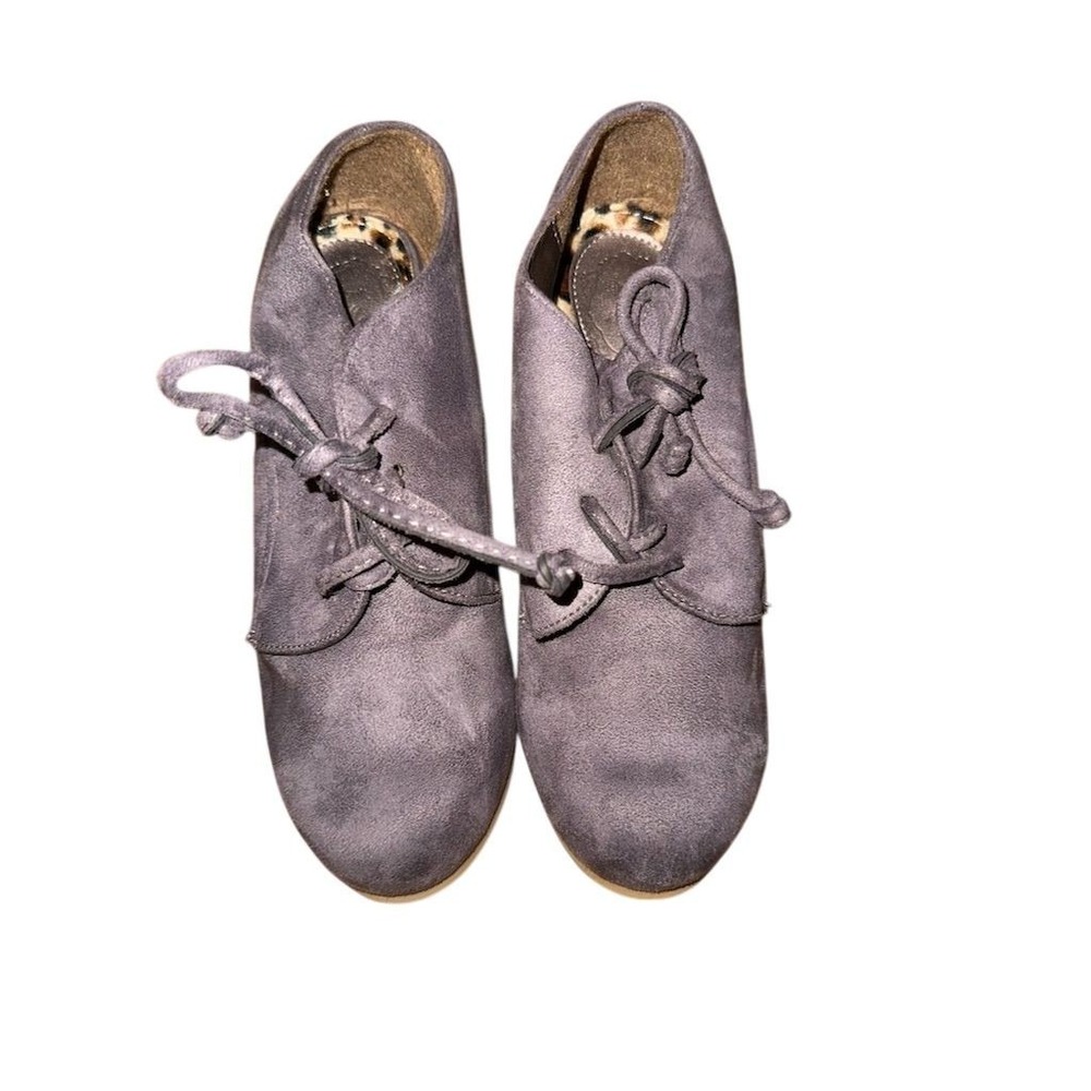 Journee Collection Women's Gray suede Lace Up Wedge Bootiesโ Size 10 Casual Y2K